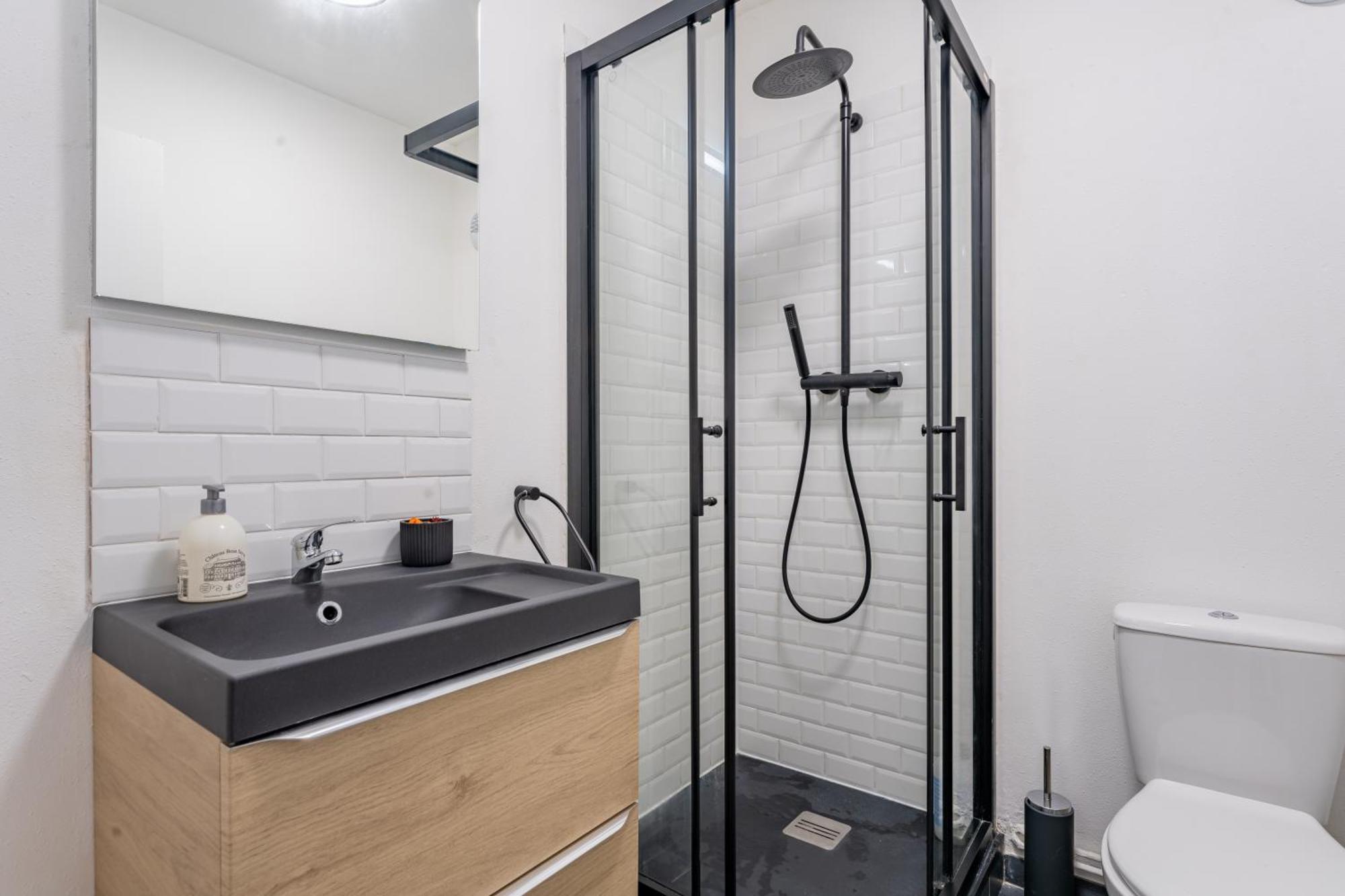 Charlemagne - Studio Confortable Avec Parking Gratuit - Quelques Pas De La Gare, Cuisine, Wifi Leilighet Arras Eksteriør bilde